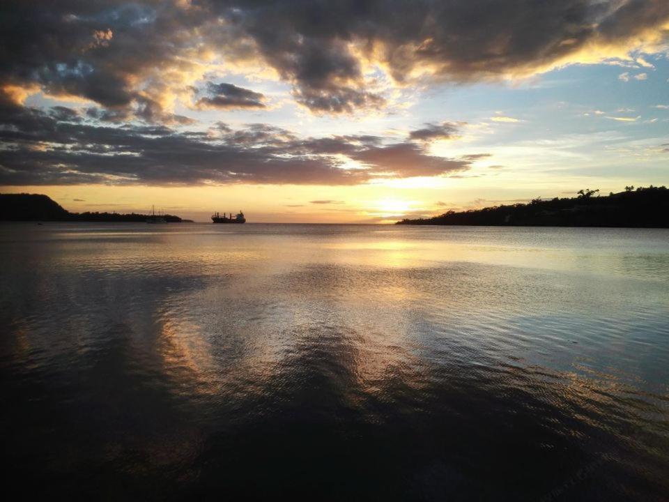 Crystal Beach Hotel Port Vila Exterior foto